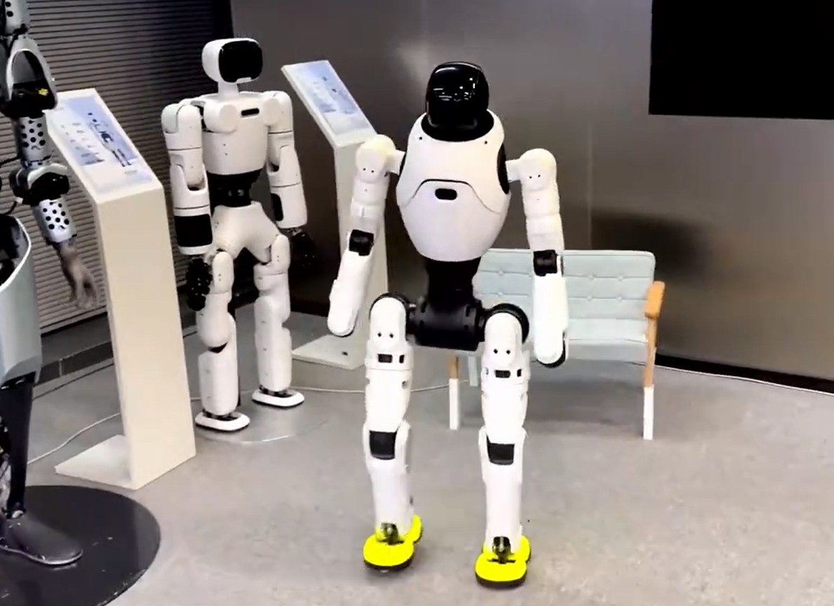 智元机器人发布全能探索机器人灵犀X2