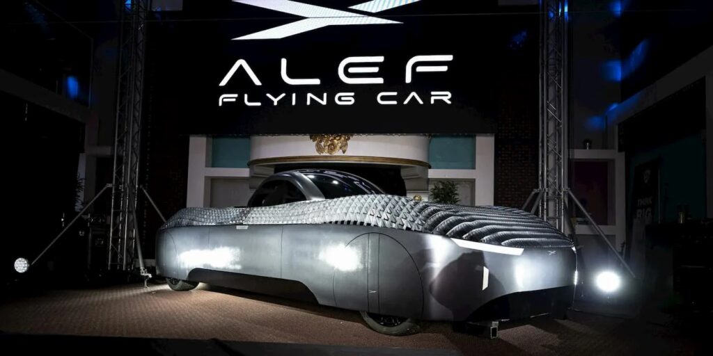 电动飞行汽车时代启航：Alef Model A 获美国飞行认证